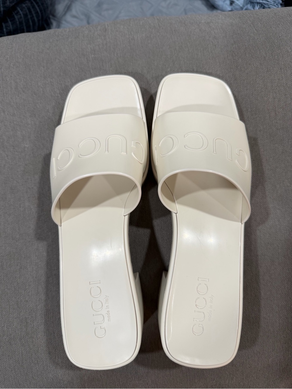 Gucci Cream Logo Slide Sandals